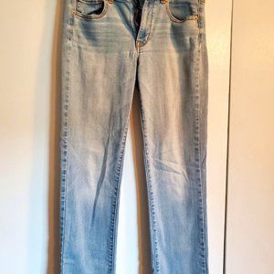 American Outfitters Faded Blue Jeans sz 8